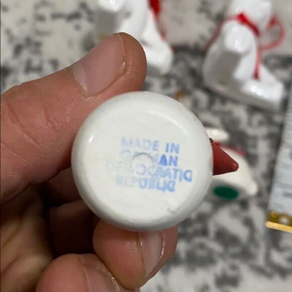 VTG white porcelain ornaments with wood snow man - Picture 6 of 7